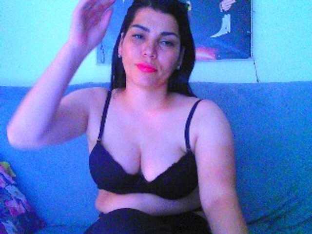 Fényképek rubyy8 Im horny ! You want my free naked 100 tok