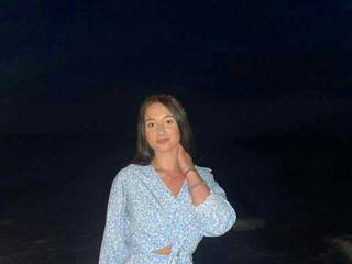 Erotikus videocsevegés VelvetBabe