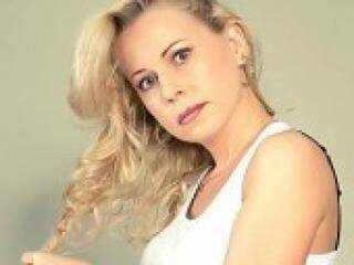 Erotikus videocsevegés verginiaa