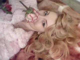 Erotikus videocsevegés veroo4