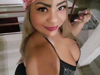 Erotikus videocsevegés sweetsquirt4u