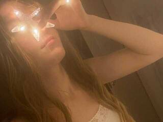 Erotikus videocsevegés VictoriaCollins