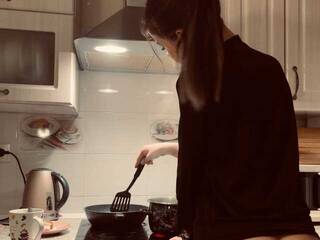 Erotikus videocsevegés Vikki-Creed