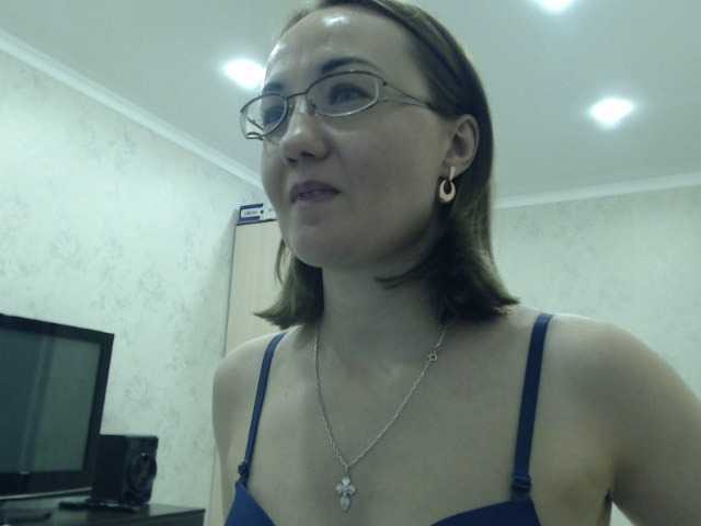 Fényképek viktoriyax I watch your camera for 21 tokens, listen to music for 10 tokens, and also go to ***ping, groups and private. Tips are welcome. Also put the Love of visitors!