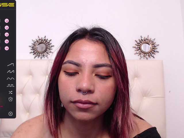 Fényképek VioletSmithh Good morning babe ... let me taste and fill all my throat with your cock - DEEPTRHOAT SHOW 1000 tkns #Lovense #HD+ #Masturbation #Stripping #Deepthroat