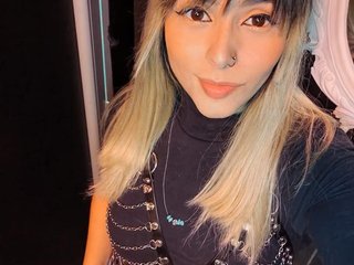 Erotikus videocsevegés violettrd