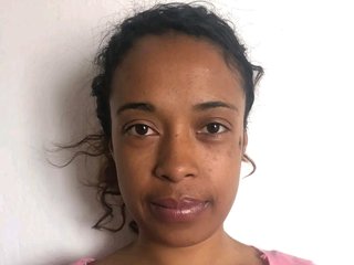 Erotikus videocsevegés Vololonirina2