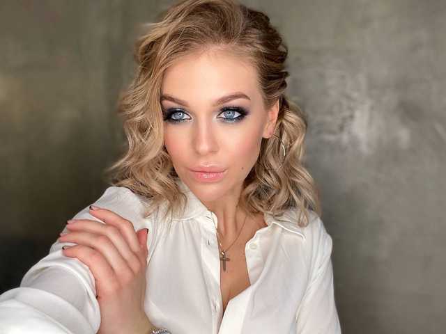 A profil fényképe White-Foxy