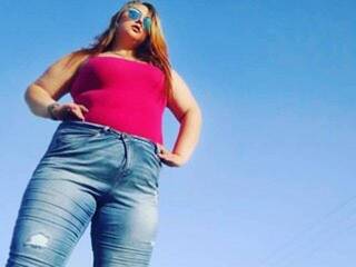 Erotikus videocsevegés xAlisasex