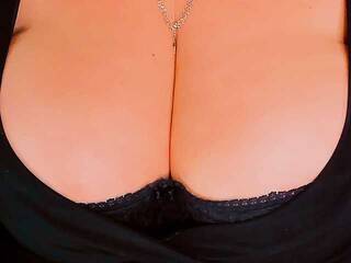 Erotikus videocsevegés XBIGTITSXX