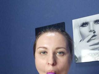 Erotikus videocsevegés XHugeTitsAS