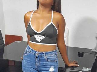 Erotikus videocsevegés Ximena-Mafra