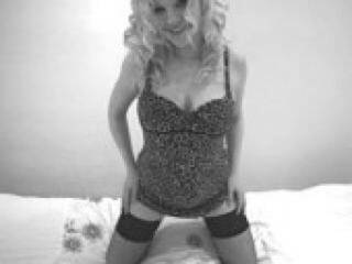 Erotikus videocsevegés xmaryxmagik