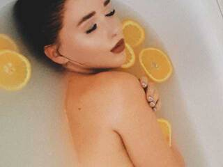 Erotikus videocsevegés XOlina