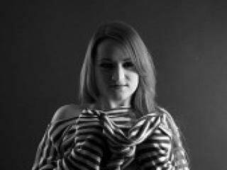 Erotikus videocsevegés xtendergirl