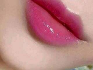 Erotikus videocsevegés xxYummyKiss