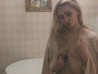 Erotikus videocsevegés Yanochka735