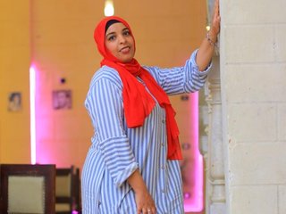 Erotikus videocsevegés Yaralov