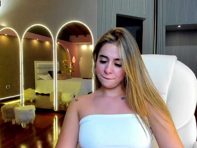 Fényképek YennyWalter You know you want me, don't be shy and talk to me ♥ Blowjob 99 TK ♥ Ride dildo 705 TK ♥