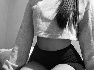 Erotikus videocsevegés yesenya