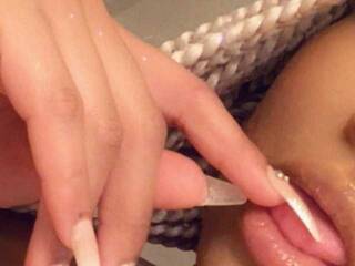 Erotikus videocsevegés Yiauana