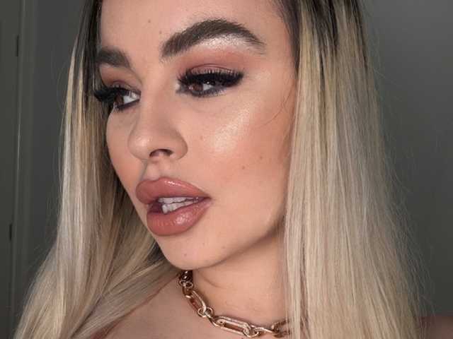 A profil fényképe YnnesBritney