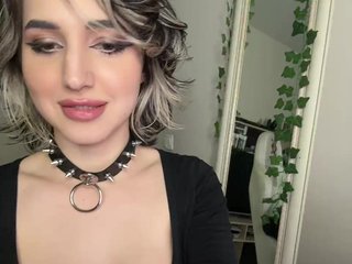 Erotikus videocsevegés Honey_buns