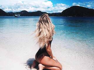 Erotikus videocsevegés Your-teacher-1