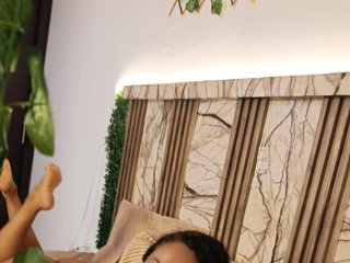 Erotikus videocsevegés yourbadgirl7