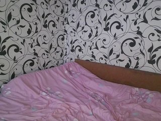 Erotikus videocsevegés YourEmilie