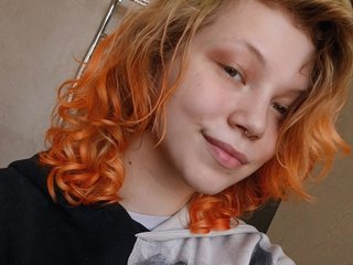 Erotikus videocsevegés Your_LittleAngel