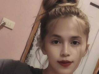 Erotikus videocsevegés YourMochii