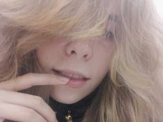 Erotikus videocsevegés YourPerv