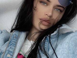 Erotikus videocsevegés GypsyGirl13