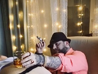 Erotikus videocsevegés YuGoVi