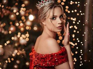 Erotikus videocsevegés YungEllita