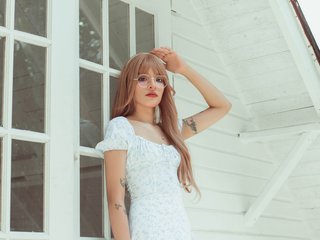 Erotikus videocsevegés YuqiSun