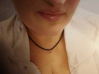 Erotikus videocsevegés YXTEXA50a