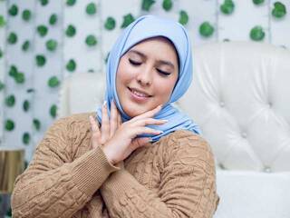 Erotikus videocsevegés Zahida-