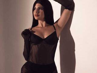 Erotikus videocsevegés ZaraMilan