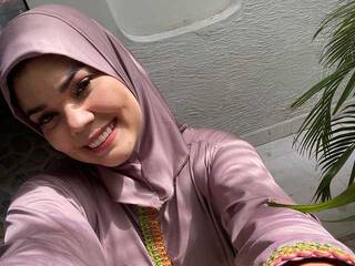 Erotikus videocsevegés ZareenMajluf