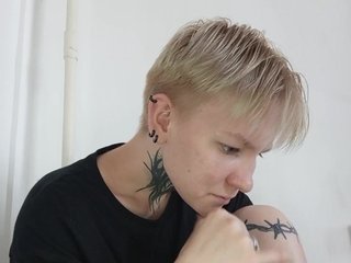 Erotikus videocsevegés Zhenyya-