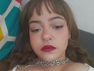 Erotikus videocsevegés HoneyBrownZoe