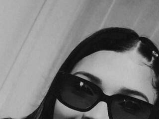 Erotikus videocsevegés zoe-tay