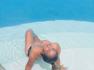 Erotikus videocsevegés ZoeBarinova