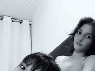 Erotikus videocsevegés zoemely