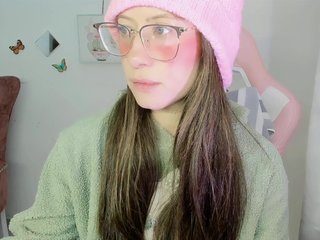 Erotikus videocsevegés ZooeyBelair