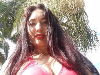 Erotikus videocsevegés ZORAIDAHOTDIR